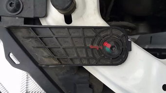 陸風(fēng)新車大燈線未接，車主質(zhì)疑車輛被私自維修，經(jīng)銷商推責(zé)引發(fā)爭(zhēng)議